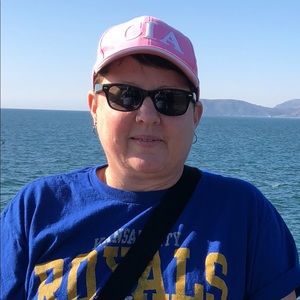 Meet your Posher, Joni